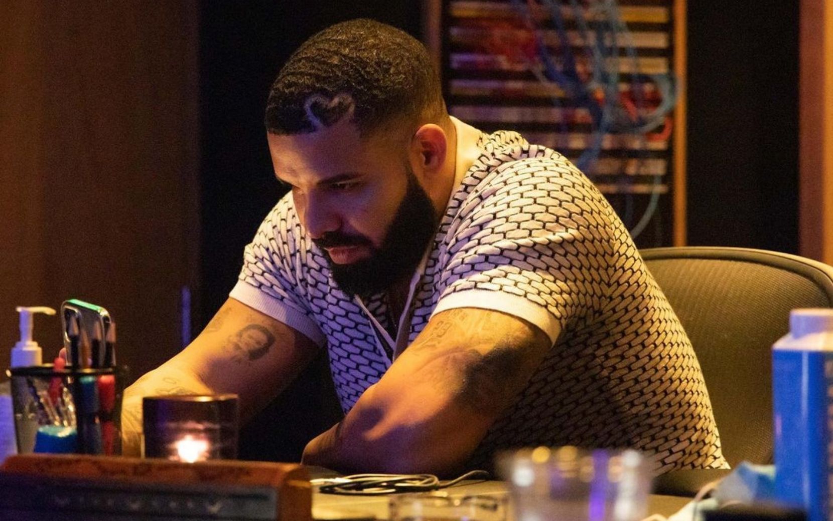 Drake divulga segunda parte do EP "Scary Hours" com três canções inéditas