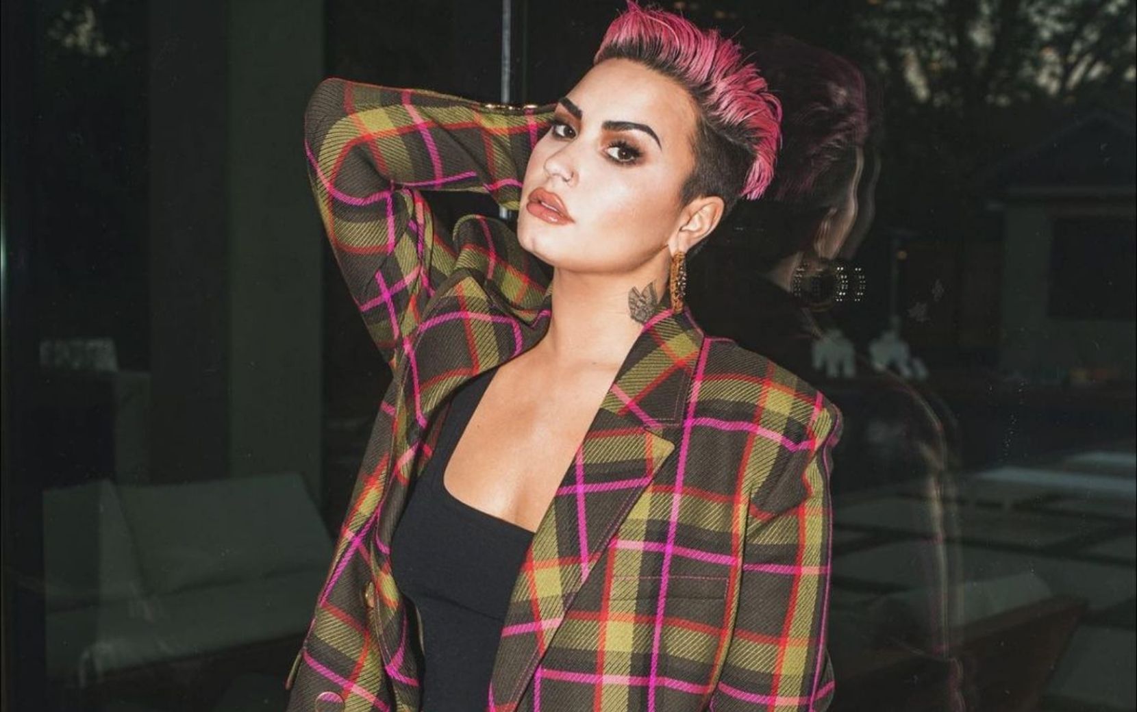 Demi Lovato promove campanha de vacinação contra a covid-19