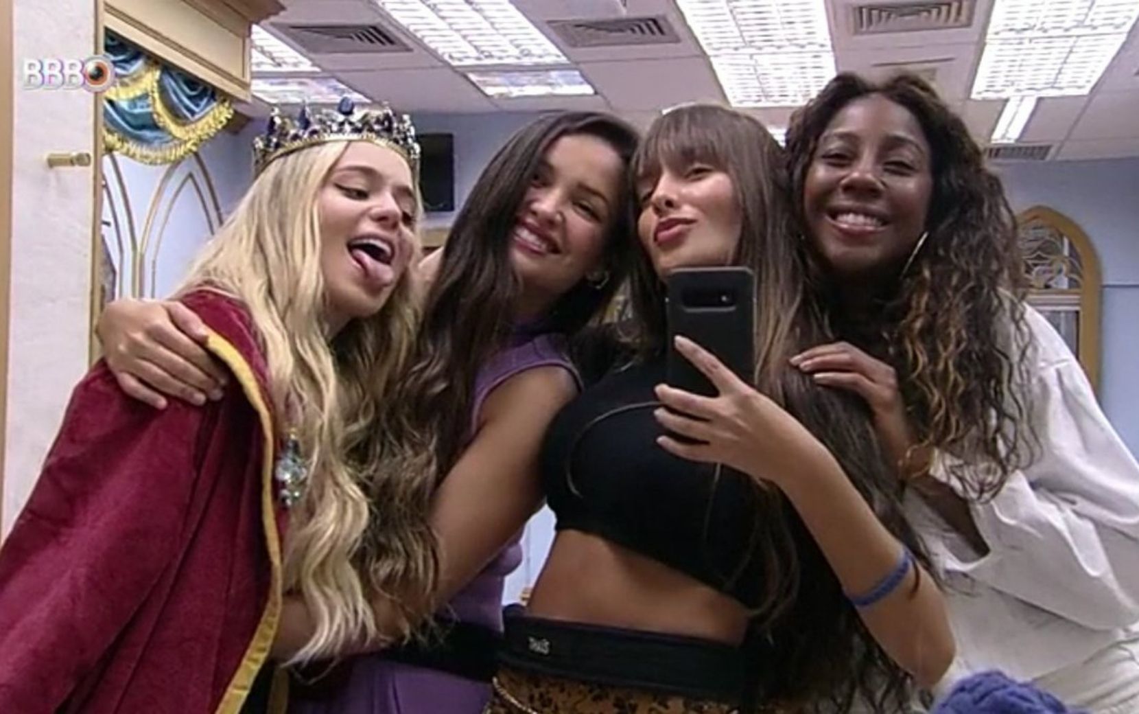 BBB21: Juliette cria climão com Thaís após se oferecer para dormir no quarto da líder