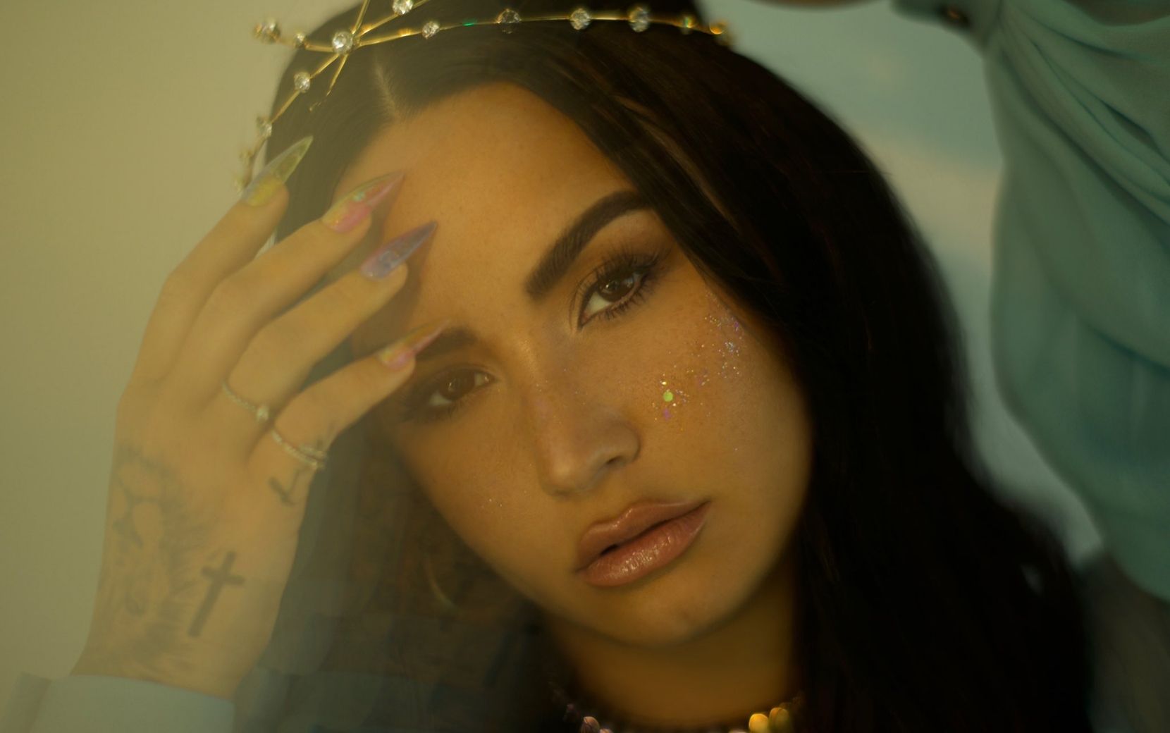 Review "Dancing With The Devil...The Art of Starting Over": tratando de temas pesados, Demi Lovato entrega álbum leve, criativo e 100% sincero