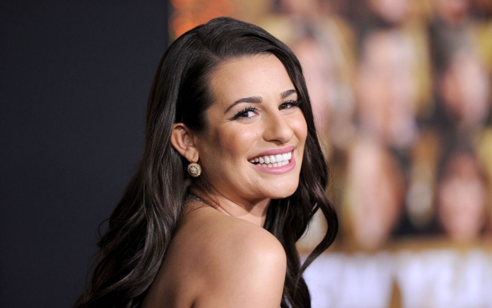 Lea Michele surpreende fãs ao aparecer cantando cover de "Glee"