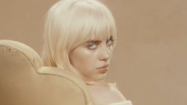 Com trecho inédito, Billie Eilish anuncia single "Your Power" para esta quinta-feira (29)