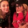 Lili Reinhart e Vanessa Morgan fazem tatuagem juntas - vem ver