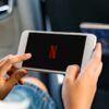 Na dúvida sobre o que assistir? Netflix lança novo recurso de "Títulos Aleatórios"