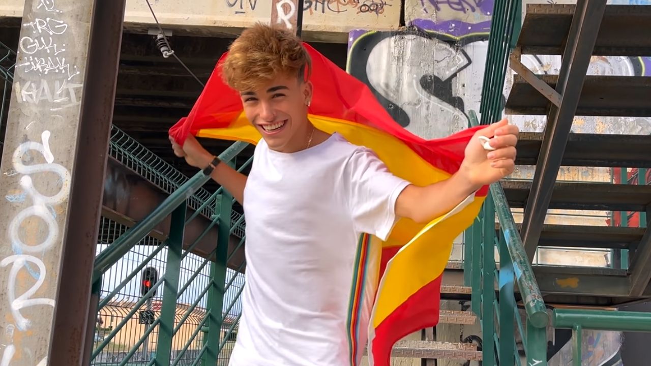 Now United apresenta o espanhol Alex Mandon Rey, 18º membro do grupo