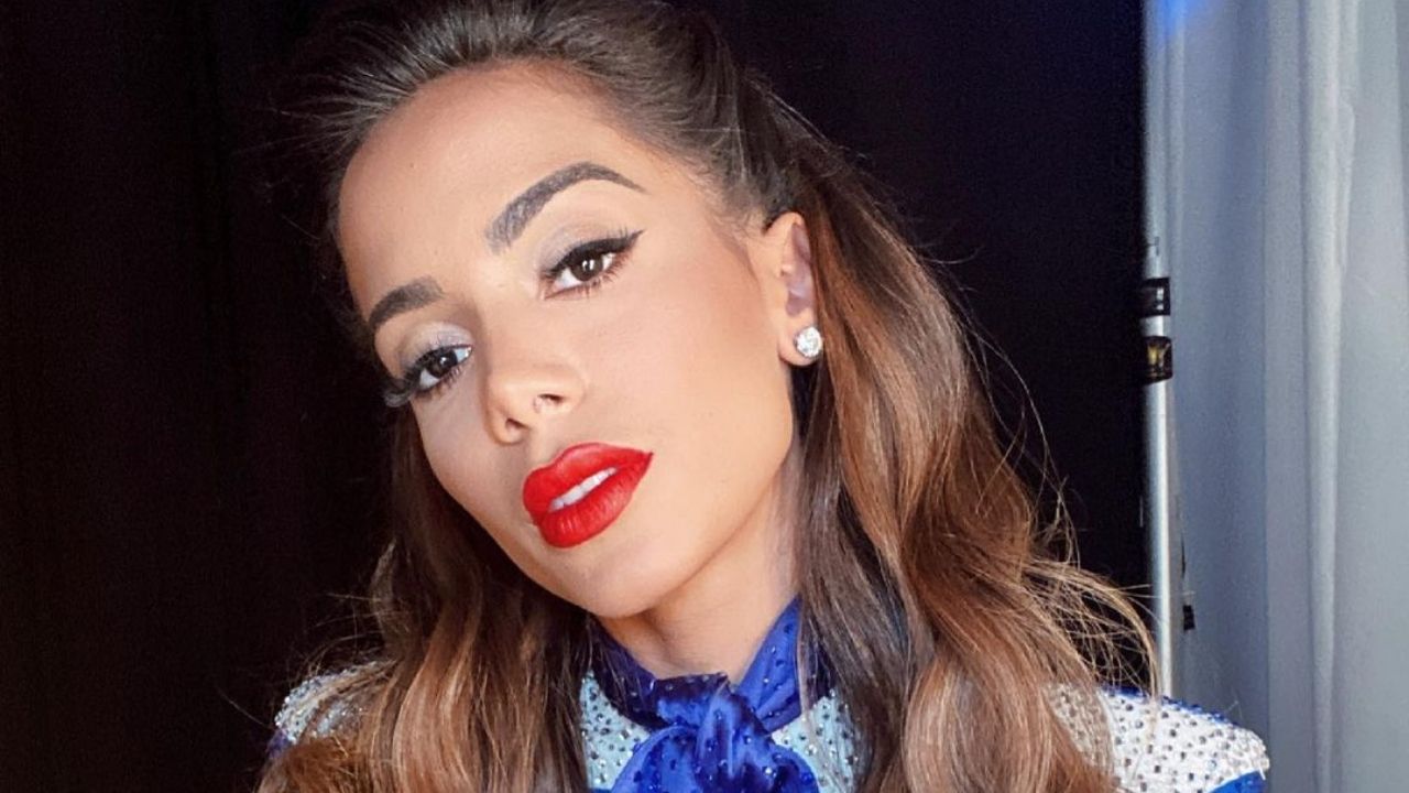 Anitta fala sobre proibição de celular em festas: "As pessoas fazem o que querem"