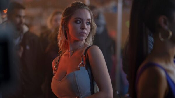 Sydney Sweeney, de Euphoria, chora após comentários sobre sua aparência