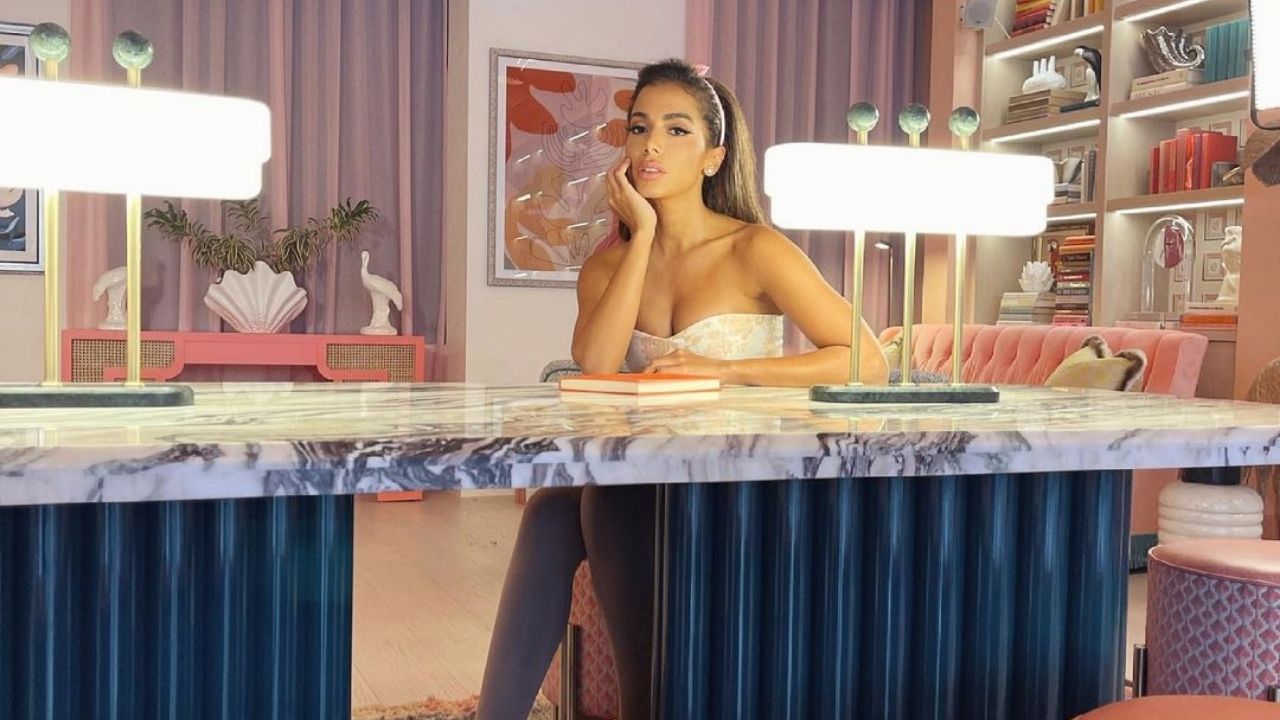 Anitta faz performance de Girl From Rio no programa de Jimmy Kimmel