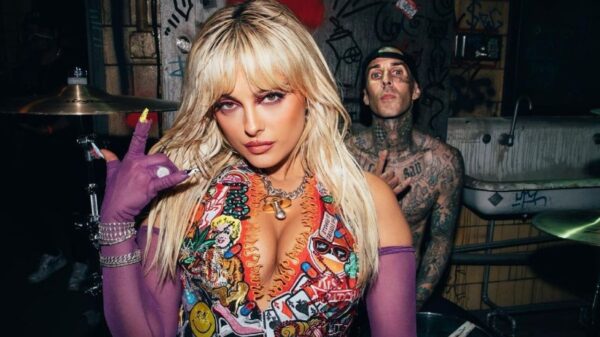 Bebe Rexha lança clipe com Travis Barker e álbum completo
