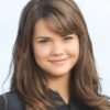 Nostalgia! Maia Mitchell recria coreografia de "Teen Beach Movie"