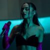 Ariana Grande faz performance de "POV" e entrega vocais incríveis
