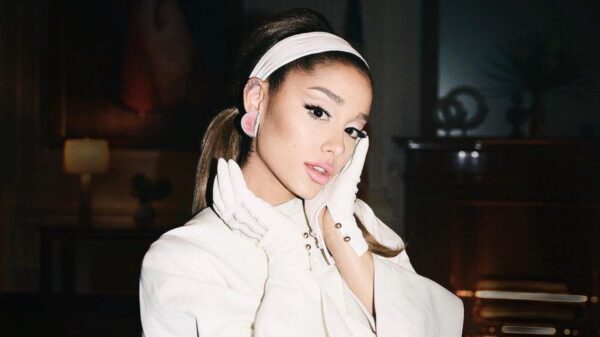 Ariana Grande faz doação milionária de terapias para pessoas de baixa renda