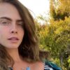 Cara Delevingne fala sobre mídia sempre especular sua vida amorosa: "Desafiador"