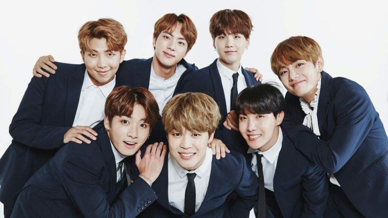 Durante show de aniversário do BTS, RM e Jimin cantam em espanhol