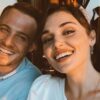 OMG! Pela 1ª vez como casal, Hande Erçel e Kerem Bürsin vão juntos para premiação