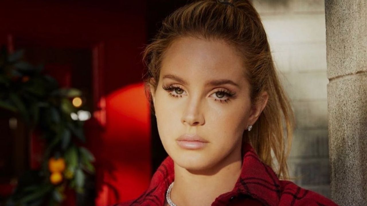 Lana Del Rey completa 36 anos e fãs comemoram aniversário