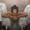 Grávida, Leigh-Anne revela perrengue que enfrentou no clipe de "Heartbreak Anthem"