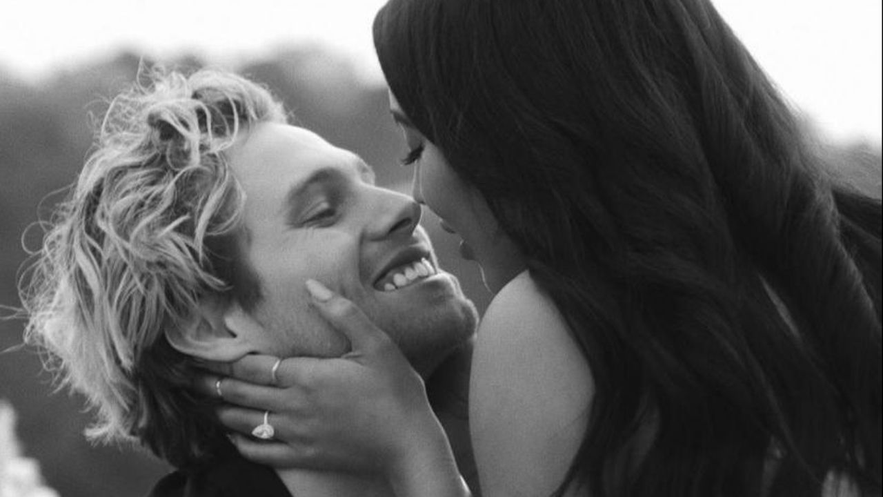 Luke Hemmings, do "5 Seconds Of Summer", anuncia noivado com Sierra Deaton