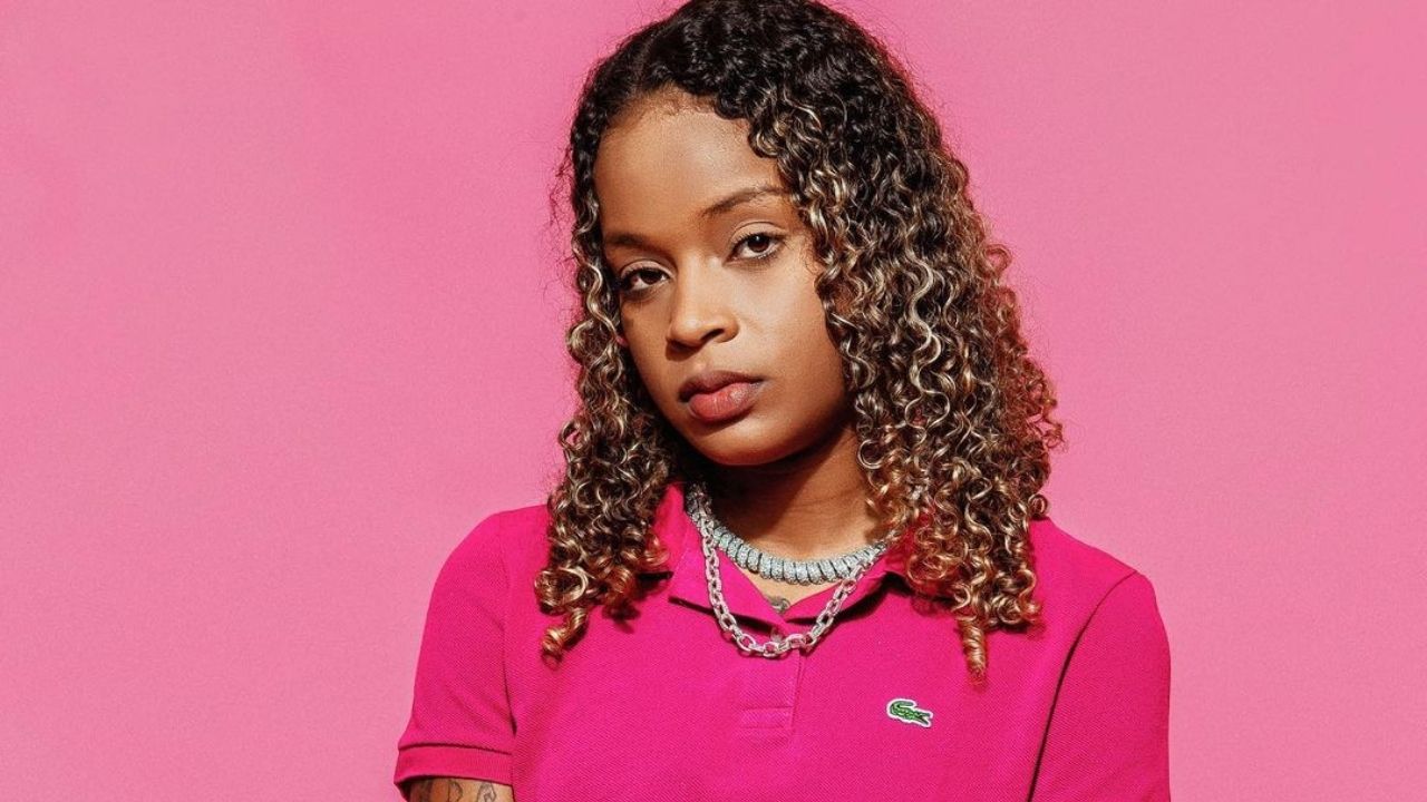MC Dricka celebra destaque em telão da Times Square