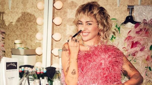 Miley Cyrus pede ajuda de fãs para escolher músicas de setlist