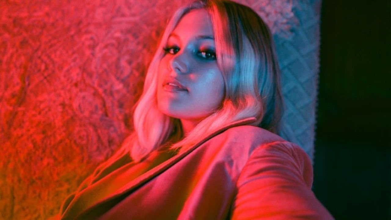 Olivia Holt lança a dançante "Next"; vem ver o clipe