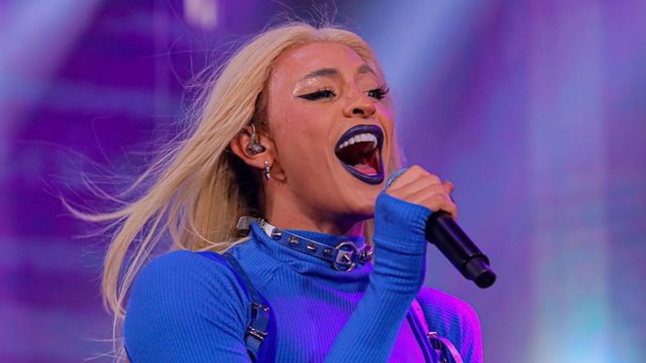 Pabllo Vittar canta repertório completo e dá spoiler sobre novo álbum