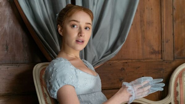 Phoebe Dynevor conta que quase desistiu da carreira como atriz antes de "Bridgerton"