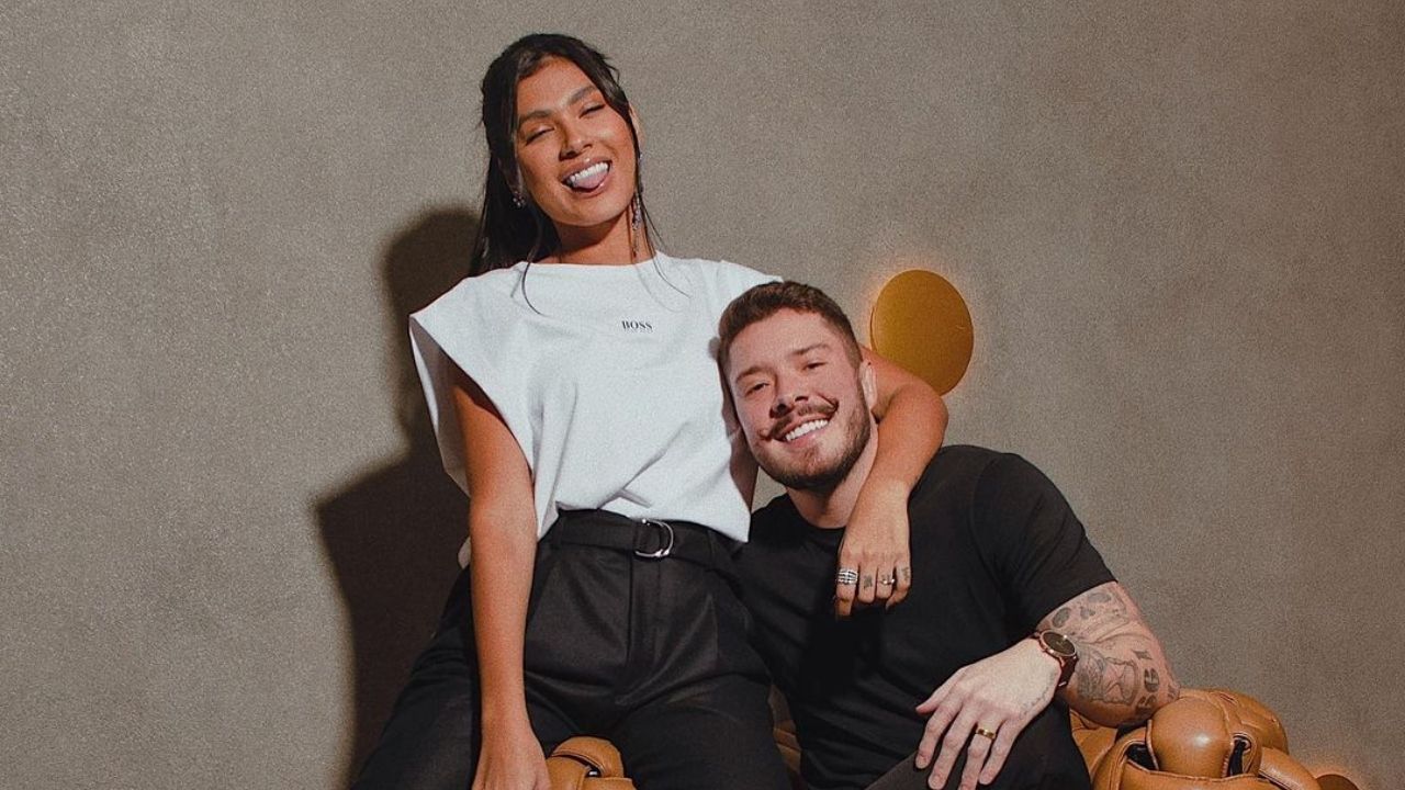 Pocah confirma casamento civil com Ronan para este ano