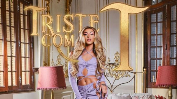 "Triste com T": Pabllo Vittar aposta em referências de K-POP e RBD em novo clipe