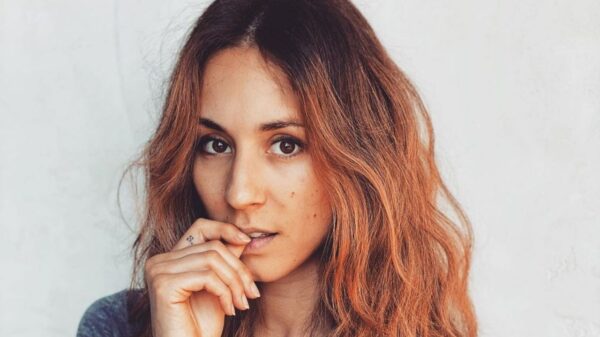 Troian Bellisario, de “Pretty Little Liars”, anuncia nascimento da segunda filha com Patrick J. Adams