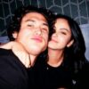 Voltaram Camila Mendes e Charles Melton são vistos em jantar com looks combinando