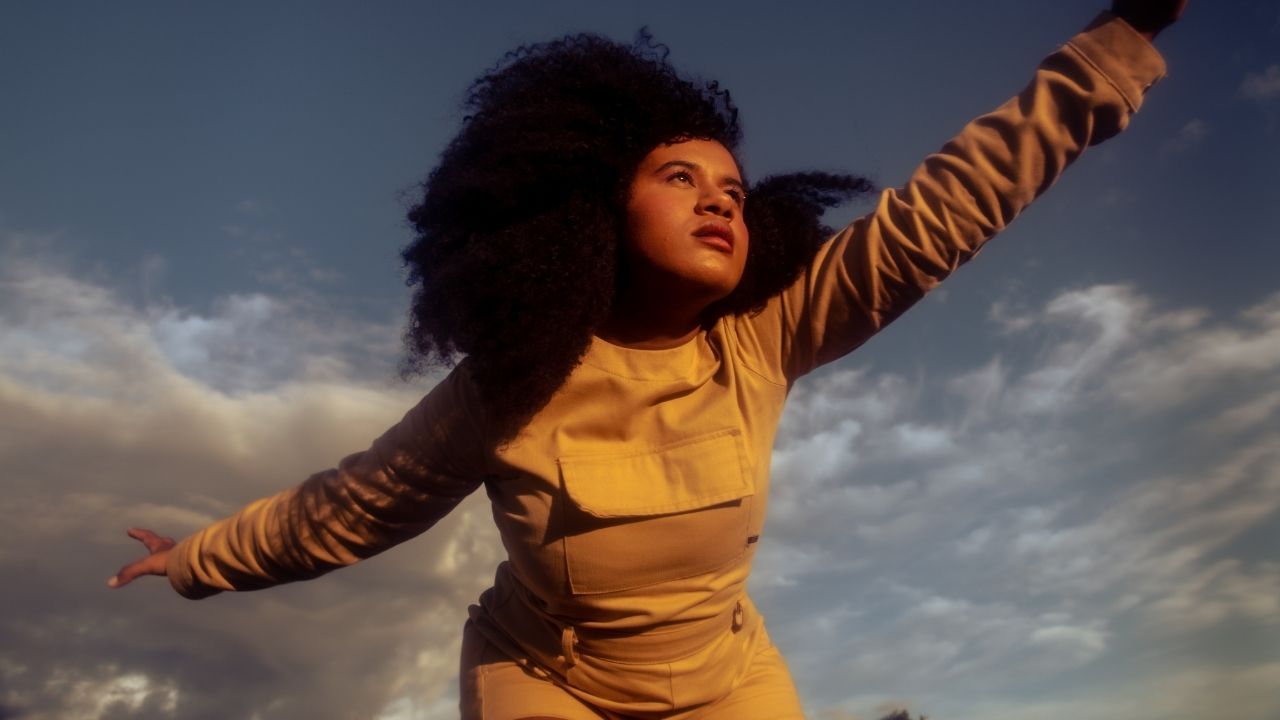 Bebé Salvego é destaque no indie-pop nacional com Saltos de Realidade