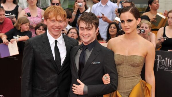 Daniel Radcliffe nega encontro presencial do elenco para celebrar 20 anos de Harry Potter