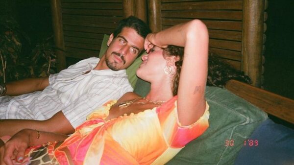 Segundo jornal, relacionamento de Bruna Marquezine e Enzo Celulari acabou