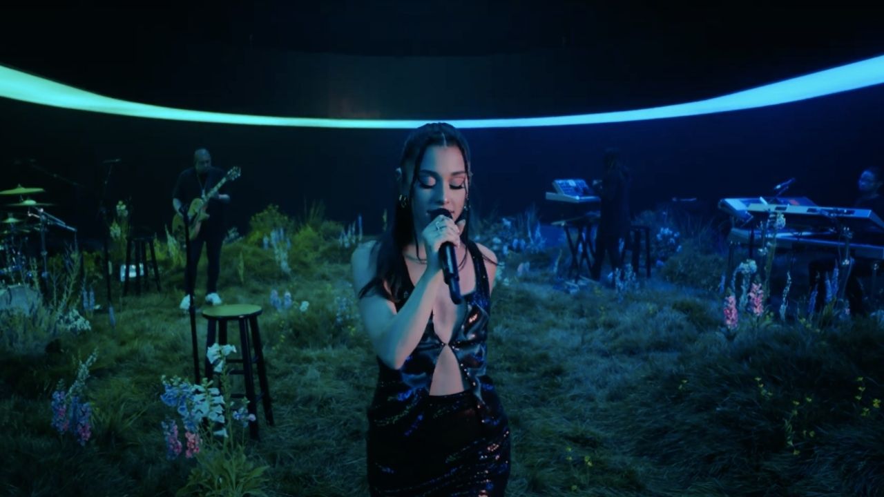 Ariana Grande posta performance de "34+35"