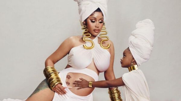 Cardi B mostra truque que usou para esconder a gravidez em fotos
