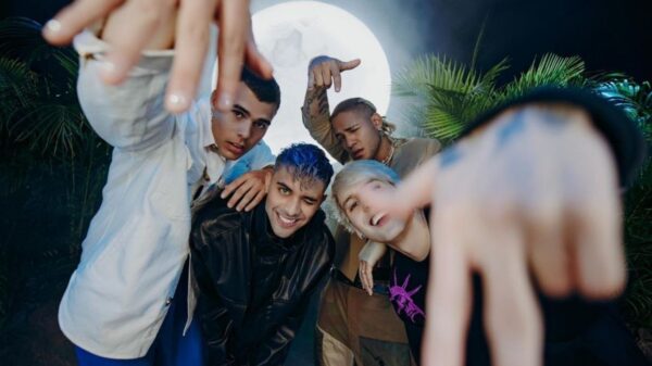 Agora em quatro integrantes, CNCO lança "Toa la Noche"