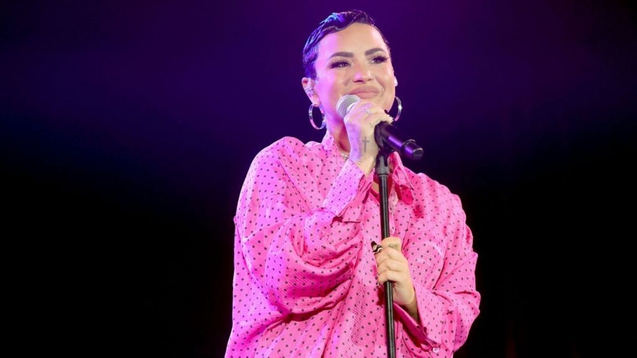 Demi Lovato reposta vídeo brasileiro e comenta: "Sinto tanta falta"