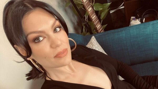 Jessie J fala sobre problema de saúde que a impede de cantar: "Fiz tudo que você pode imaginar"