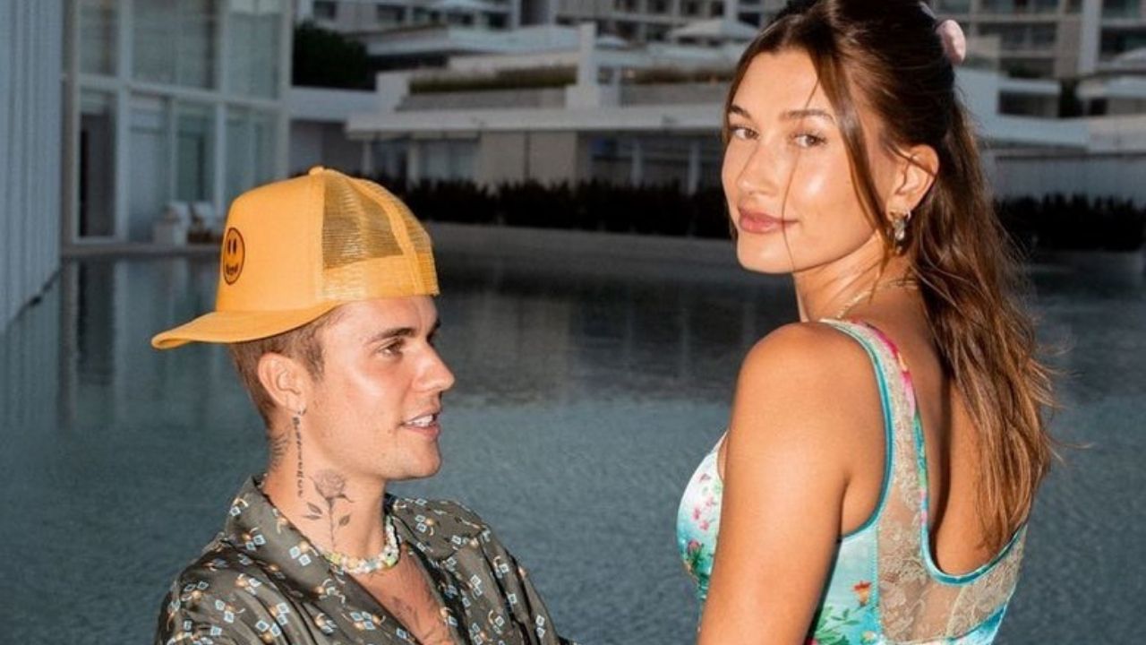 Hailey Bieber desmente, da melhor forma, boato de que estaria grávida