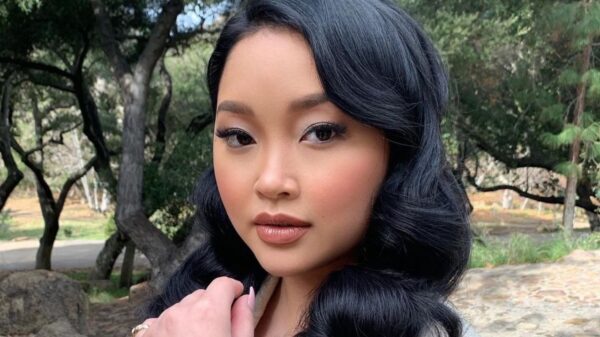 OMG! Lana Condor é confirmada em nova série de comédia