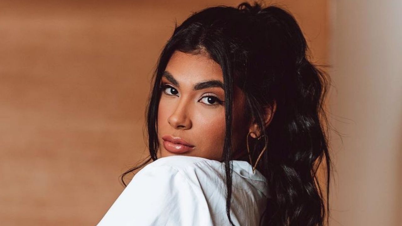 Pocah radicaliza o visual e está loira: "Uma nova mulher"