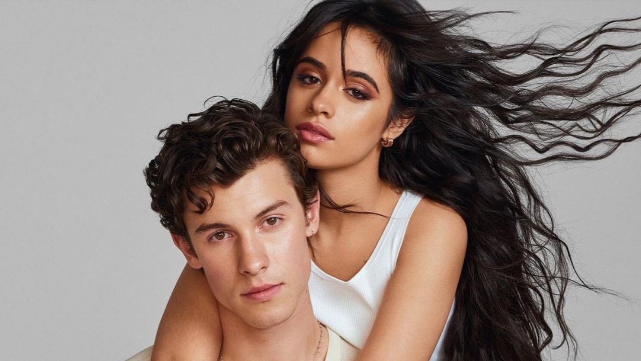 Shawn Mendes e Camila Cabello celebram dois anos de namoro com as fotos mais fofas