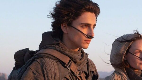 Timothée Chalamet arranca suspiros da web em novo pôster de "Duna" - veja!