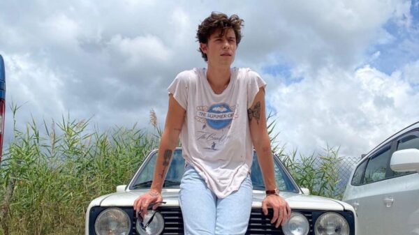 "Summer of Love": em clima paradisíaco, Shawn Mendes divuga trecho de nova música