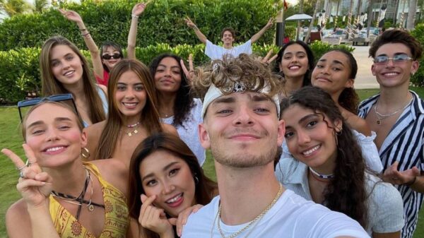 Now United mostra bastidores da gravação de novo clipe em locação bizarra