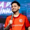 Humorista Gio Lisboa entrega detalhes de turnê pela Europa: "fofoca"